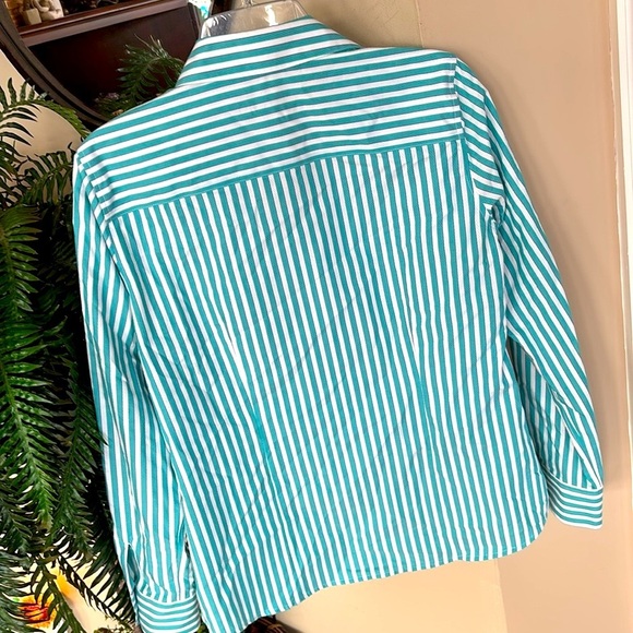 NWOT Foxcroft Wrinkle Free Button Down Blouse Collared Teal White Stripes Cotton - Picture 9 of 11